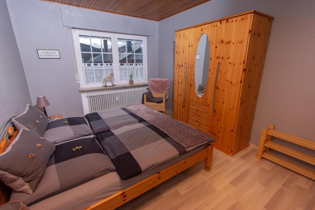 Kröv Ferienwohnung Weingut Kdm מראה חיצוני תמונה