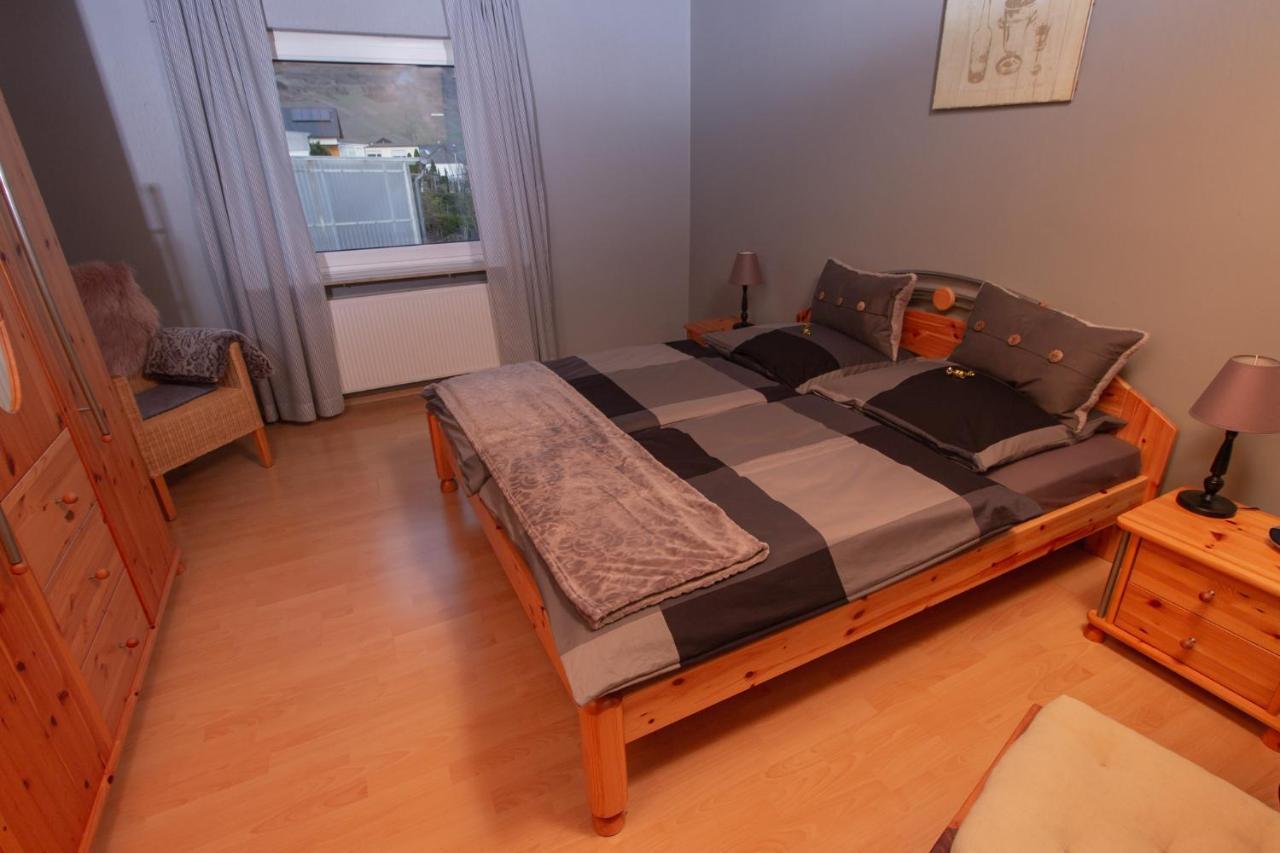 Kröv Ferienwohnung Weingut Kdm מראה חיצוני תמונה